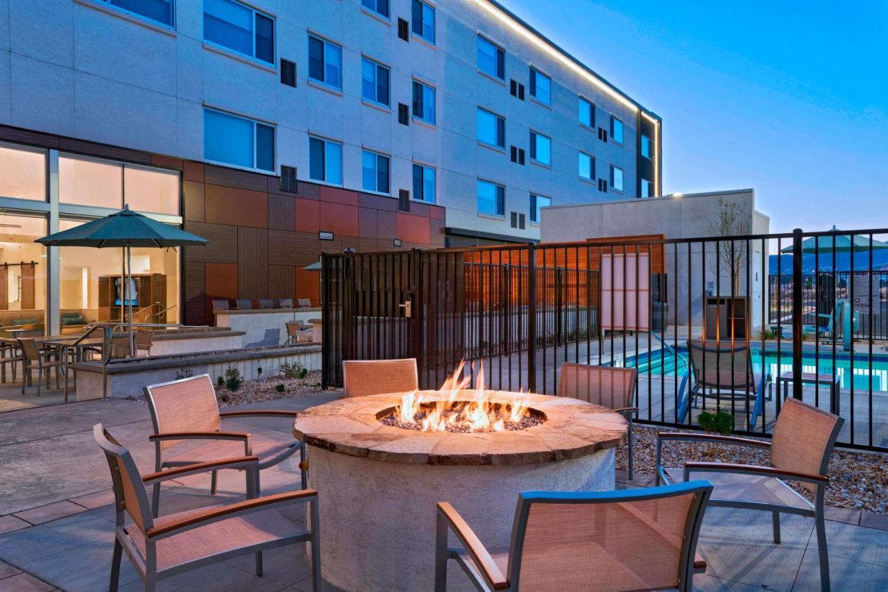 Element Palmdale Hotel Exterior photo
